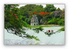Hanoi, la ville millénaire dans les reflets lacustres